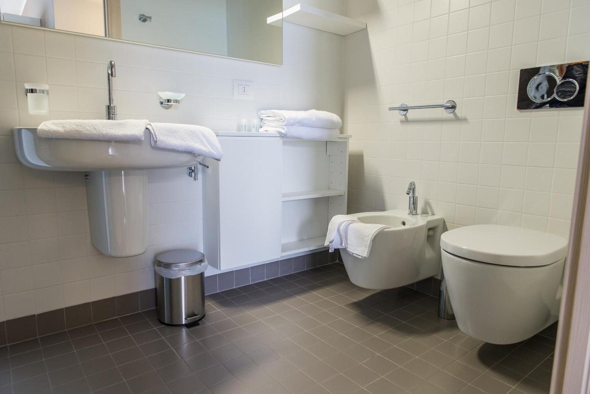 Residenza Luigina Apartment Varenna Bilik gambar