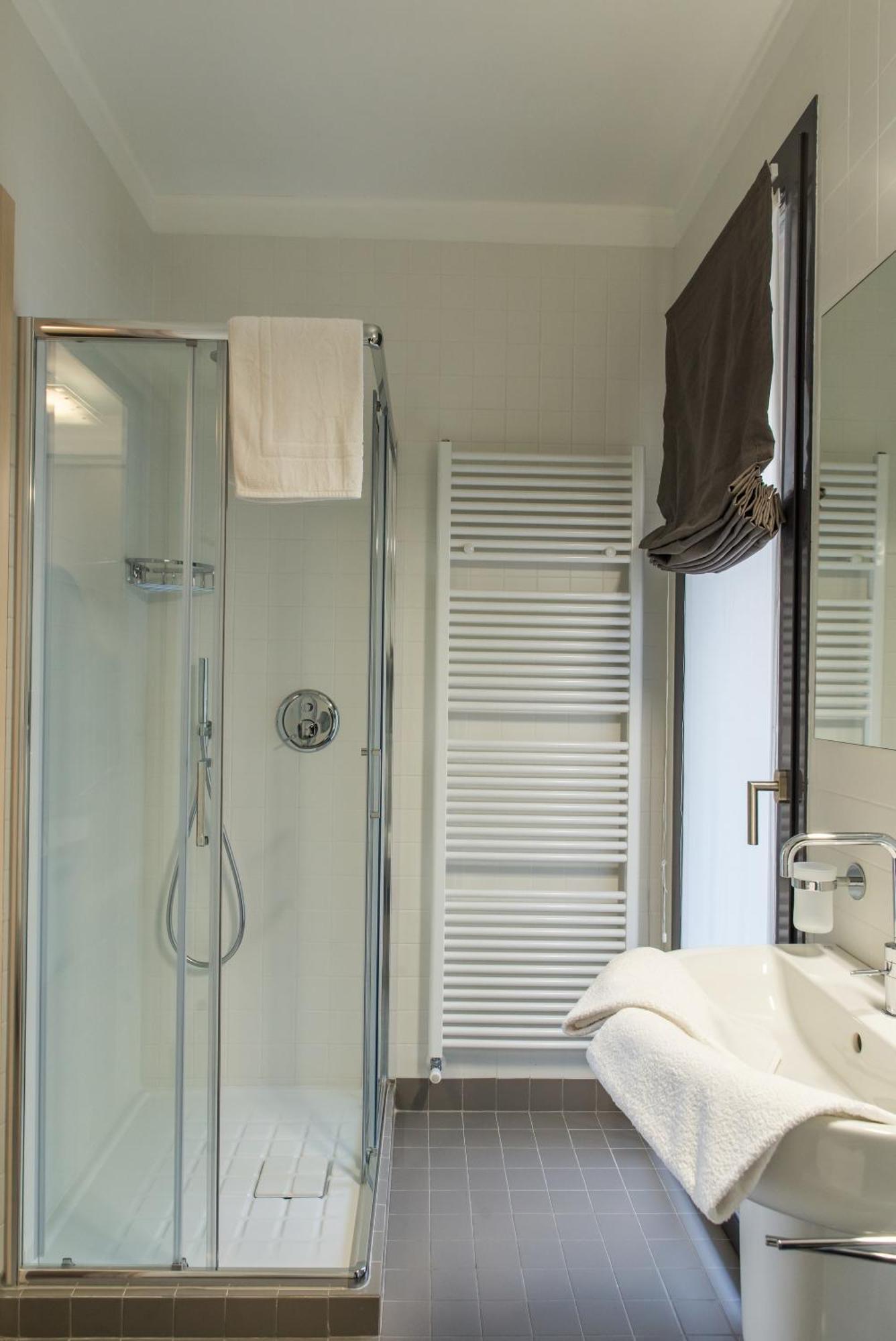 Residenza Luigina Apartment Varenna Bilik gambar