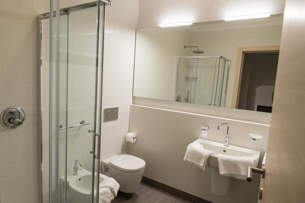 Residenza Luigina Apartment Varenna Bilik gambar